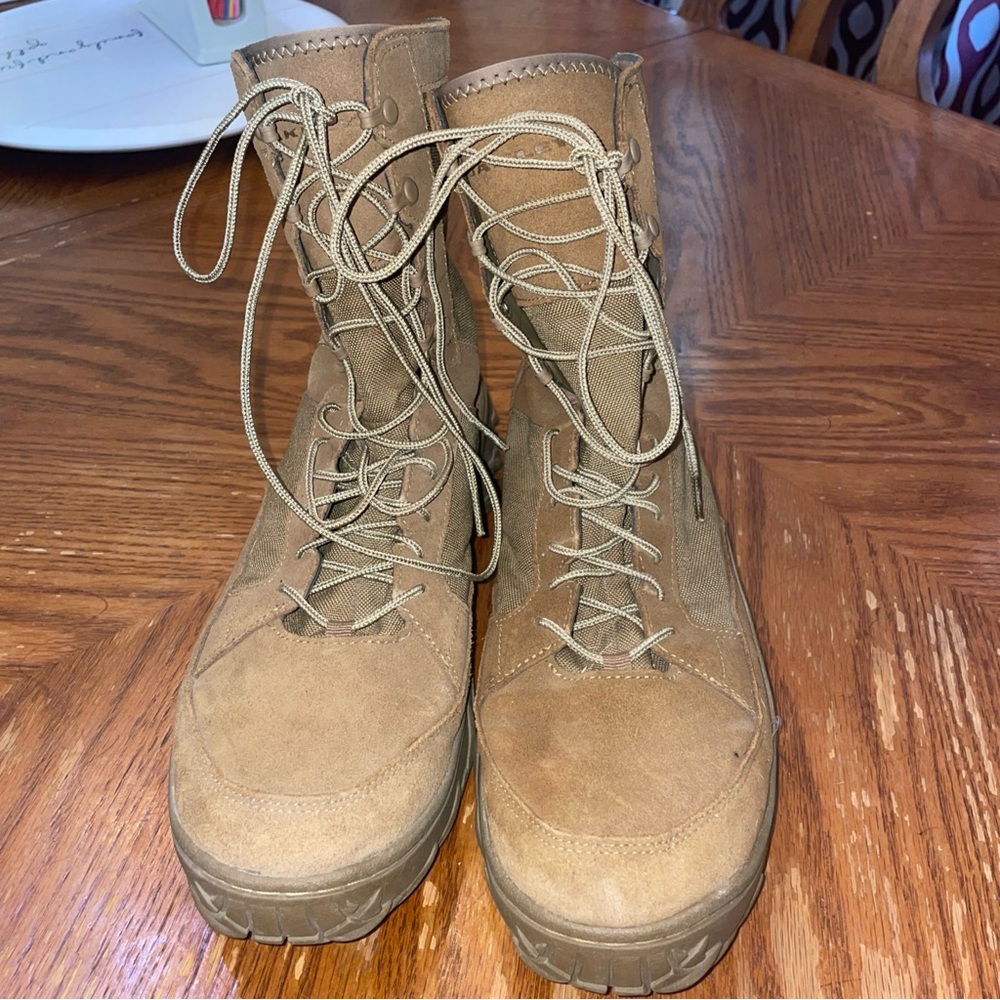 Oakley SI Light Assault 2 tactical boots in coyote brown